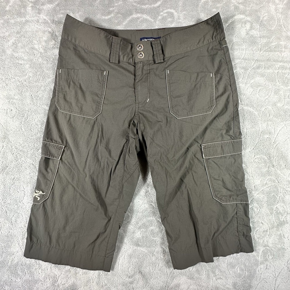 Vintage Y2K Arc'teryx Cargo Shorts Women's 6 Outdoor Long Bermuda Hiking Camping
